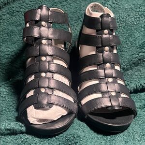Cliffs by WHITE MOUNTAIN Black Gladiator Sandals